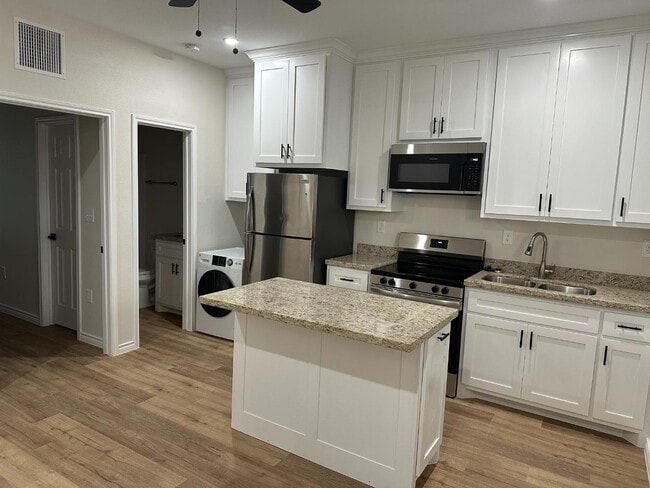 Photo - 210 Pierce St