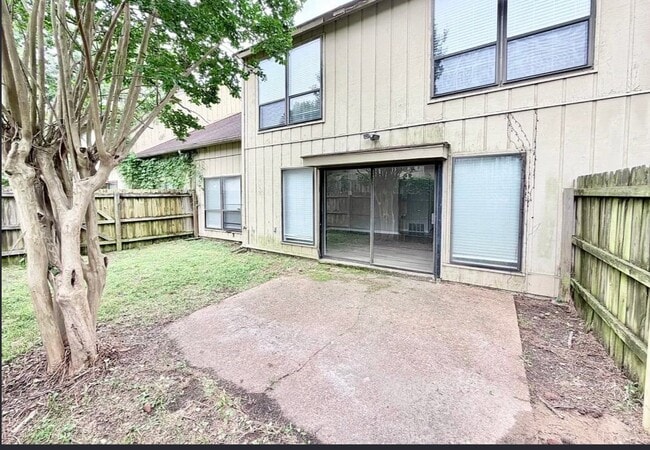 Photo - 8406 Rockcreek Pkwy