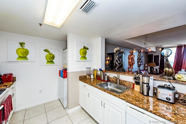 Photo - 215 SW 42nd Ave Unidad Apt 611