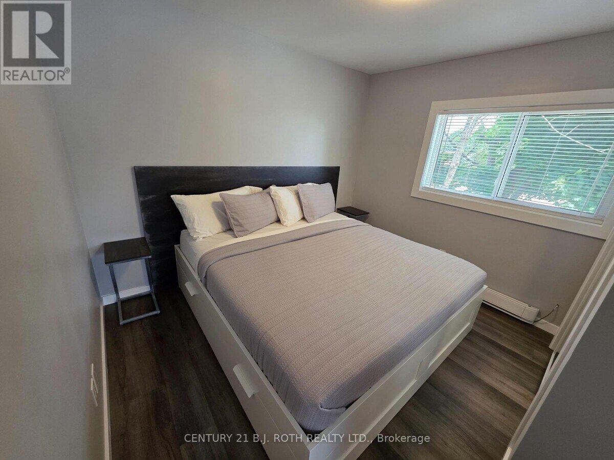 Photo - 82 Albert St N Unité 5