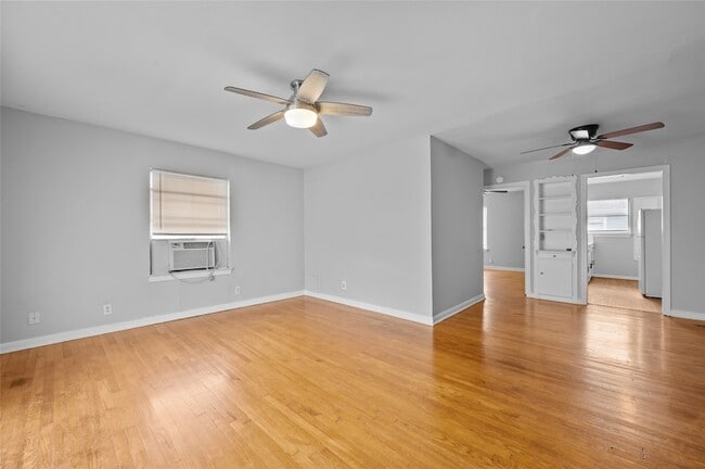 Building Photo - 1925 McDuffie St Unit 2