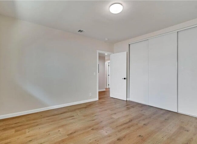 Photo - 11720 Hamlin St