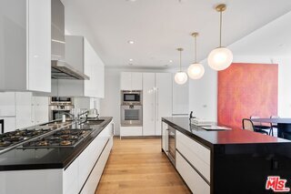 Photo - 9000 W 3rd St
