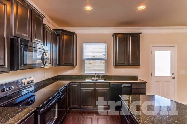 Photo - 1040 Merrick Rd