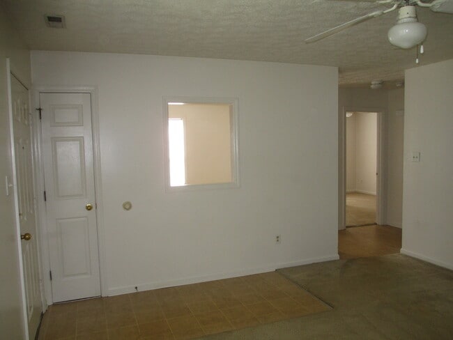 Photo - 2 Bedroom 1 bath upstairs apartment