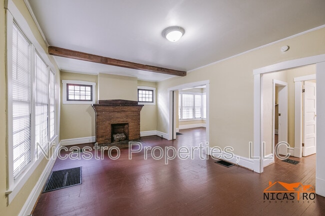 Photo - 1600 N 4th St