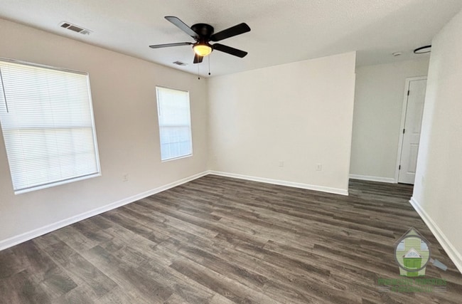 Photo - 522 Mcneely Cir Unit 5A