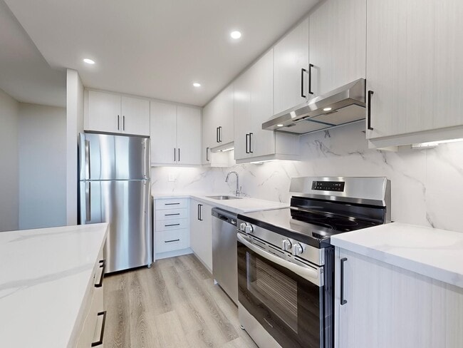 Photo - Commonwealth Towers