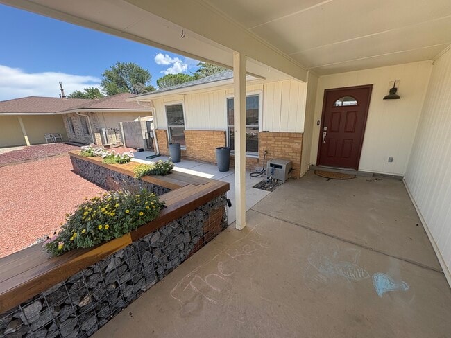 Photo - 7116 Ticonderoga Rd NE