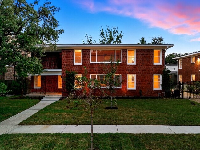 Building Photo - 2330 Wordsworth St