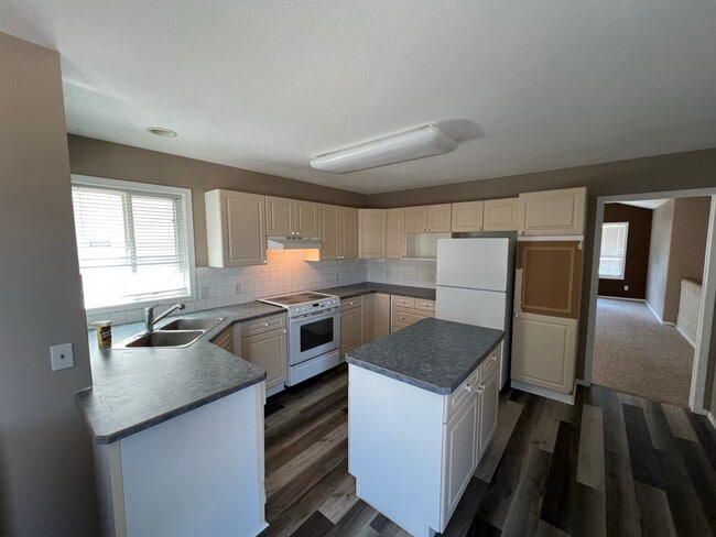 Photo - 939 Mt Bulman Dr