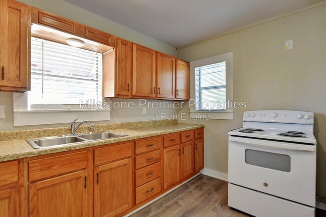 Photo - 608 W Murray St