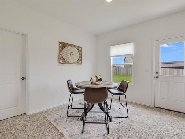 Photo - 2712 Louris Ln