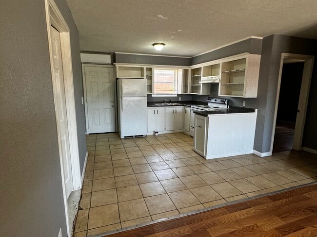 Building Photo - 1911 41st St