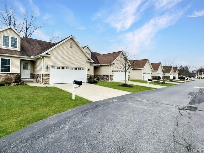 Photo - 27 Campbell Meadows