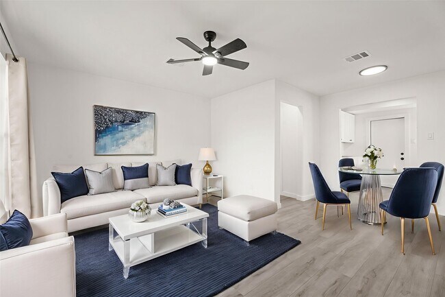 Photo - 125 18th Ave N