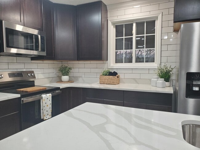 Photo - 130 Merlin Pl