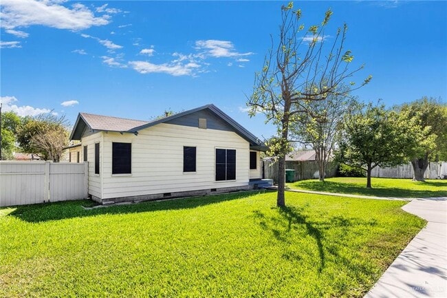 Photo - 25 W Kelly Ave