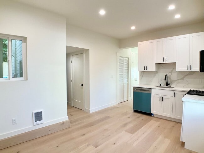 Photo - FULLY Remodeled. In-Unit W/D, Stainless Appliance Package, MODERN! Unit 1504A