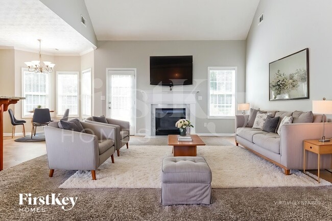 Photo - 381 Glouchester Dr