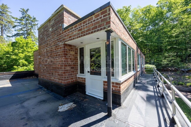 Photo - 205 Jinny Hill Rd