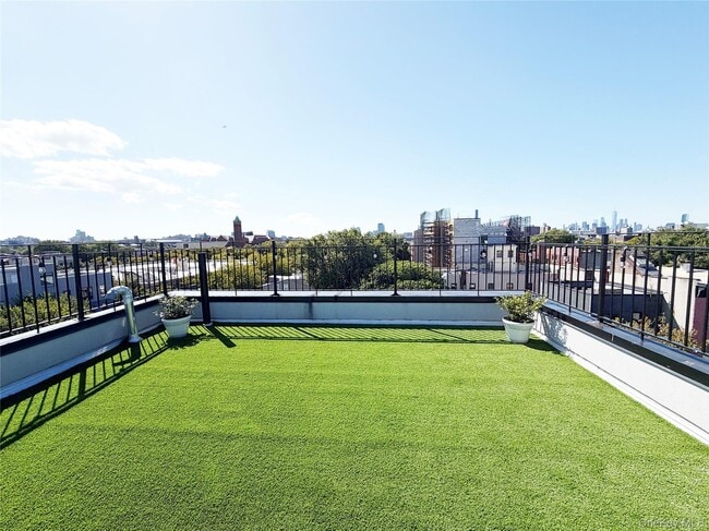 Photo - 333 Tompkins Ave Unit PH2