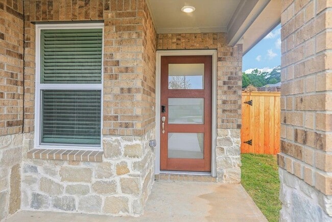 Photo - 1940 Velvet Oak Ln