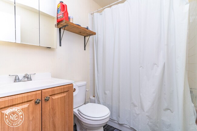 Photo - 255 McKibbin St