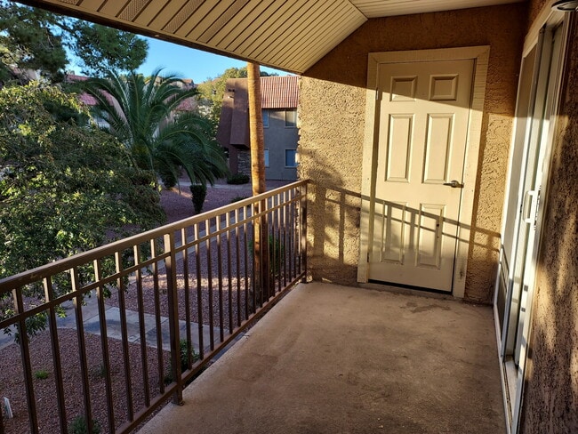 Photo - 4918 River Glen Dr Unidad 110