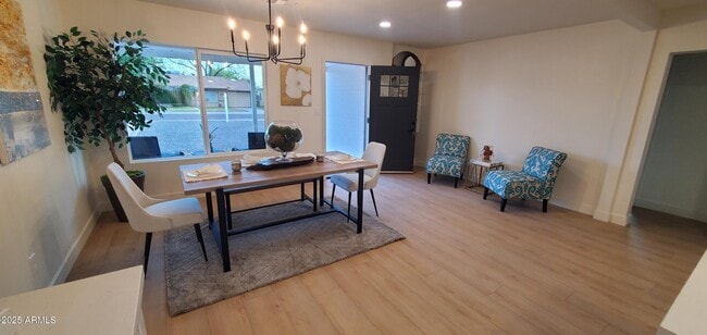 Photo - 2320 E Whitton Ave