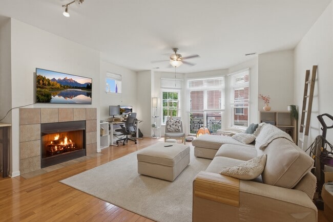 Photo - 808 W University Ln Unit 2B