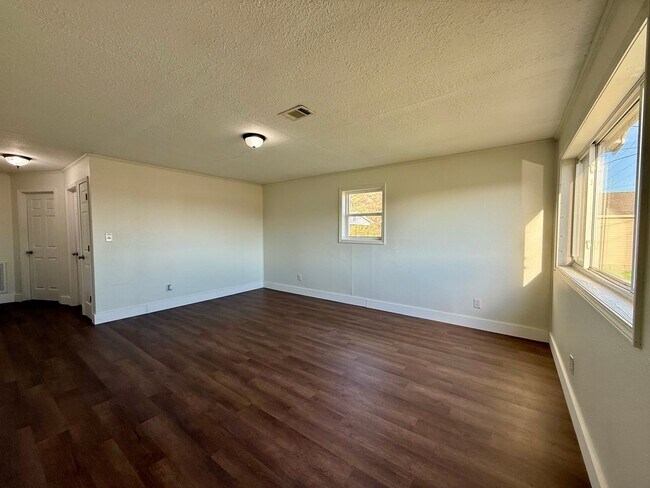 Photo - 3 Bedroom/1.Bathroom Home in Paragould AR - $1,150/month