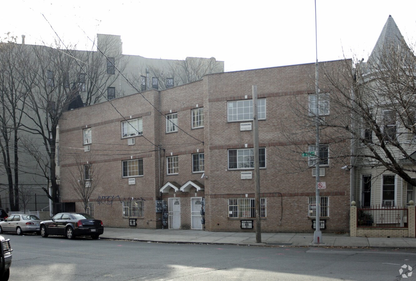 Photo - 874-876 E 156th St