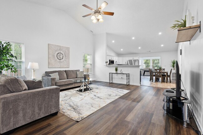 Photo - 13847 Catalina Dr Unit ID1285074P