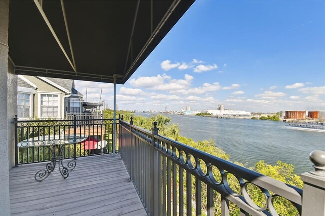 Photo - 1464 Harbour Walk Rd