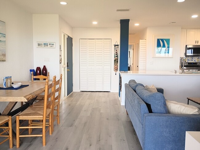 Photo - 28 Alcira Ct