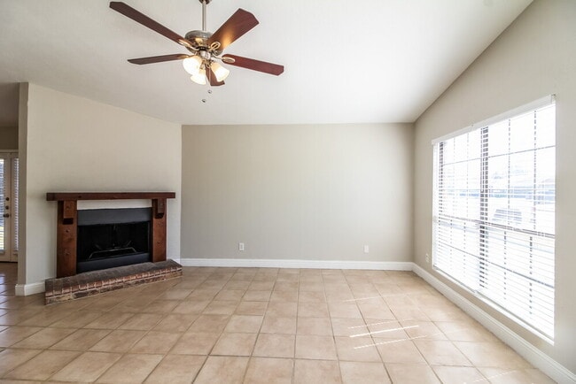 131 London Ln