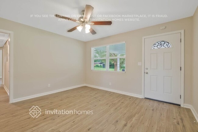 Photo - 6585 Larne Ave