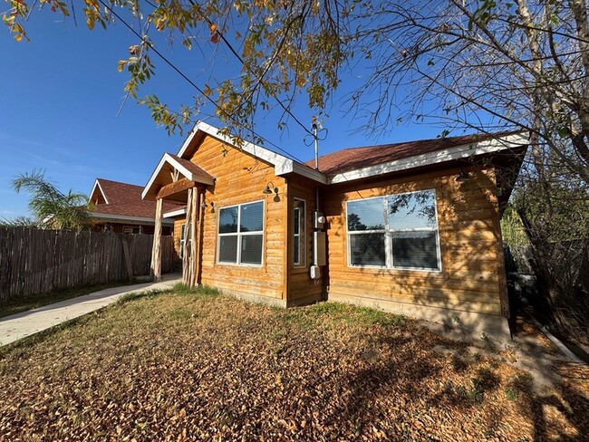 Photo - 4122 Dalia St