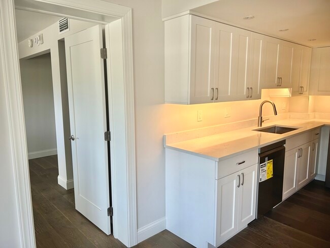 Photo - 3410 Gulf Shore Blvd N Unit 100