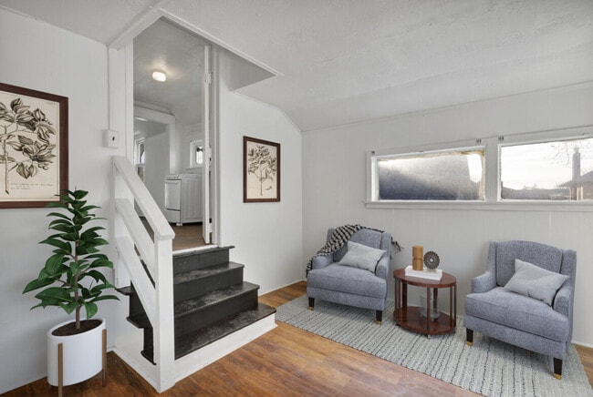 Photo - 416 W Saginaw St