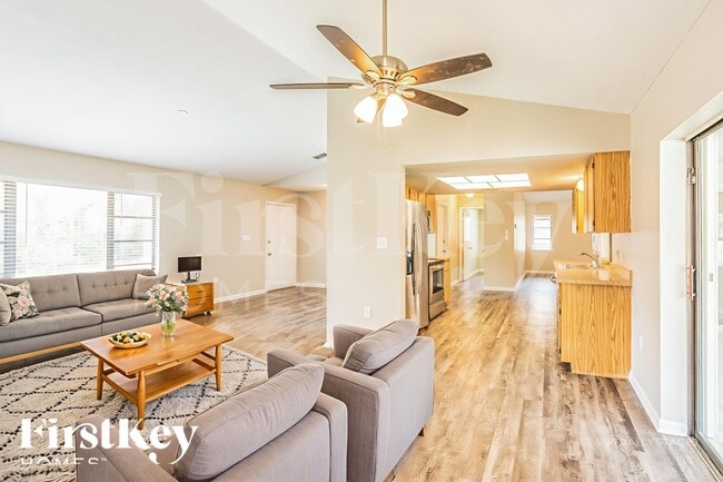 Photo - 1371 Maracaibo St