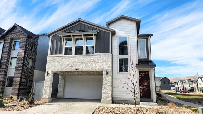 Building Photo - 2773 Tower Ml Wy