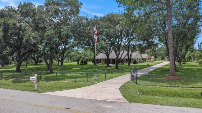 Photo - 17615 Swansbury Dr