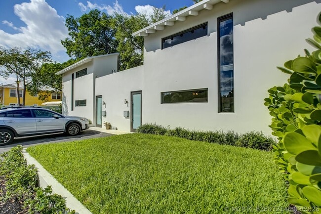 800 SW 4th St