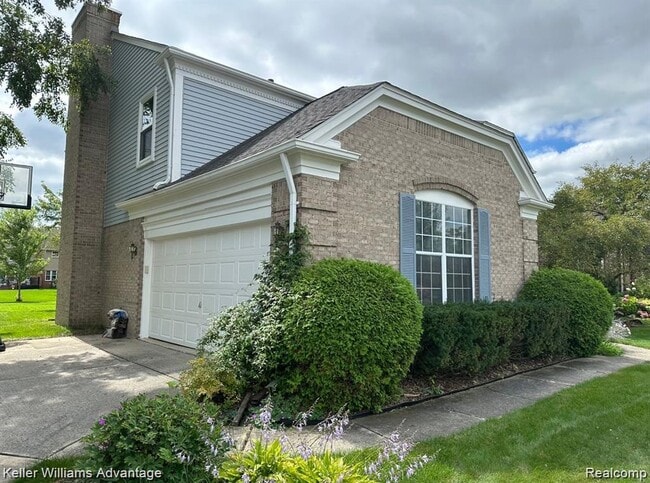 Photo - 45655 Larchmont Dr