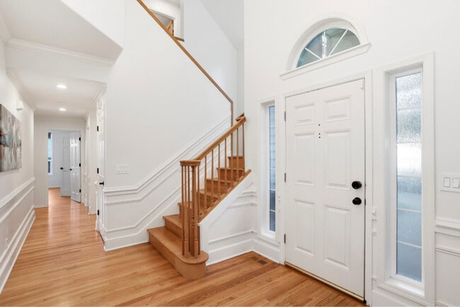 Photo - 2541 Lynnwood Ave NE