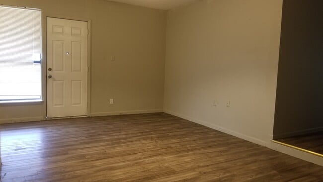 Photo - 609 6th St Unidad 3