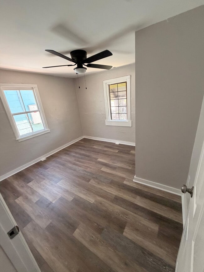 Photo - 3305 Burroughs St