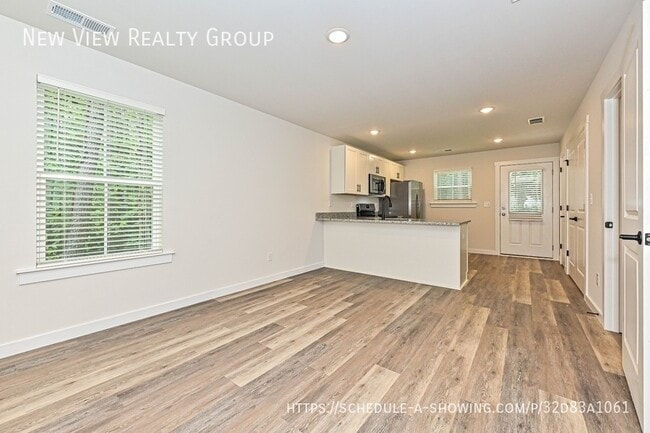 512 12th Ave NE